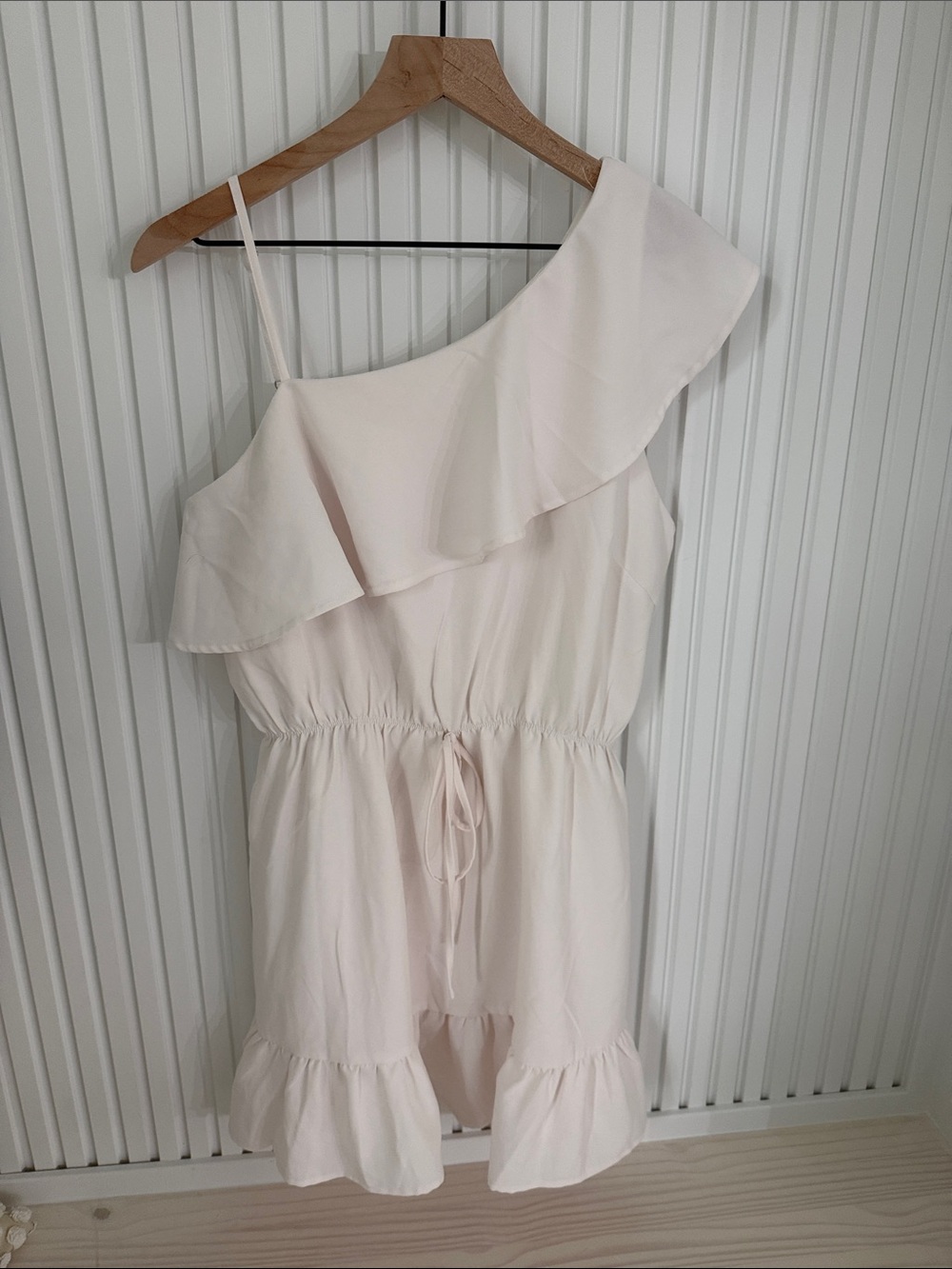 Girls One-Shoulder Ruffle One-Piece in Light Cream